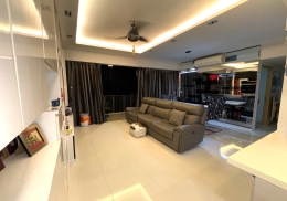 High Floor! 1,130 Sqft! 3 Bedrooms + 3 Bathrooms! Pool View!